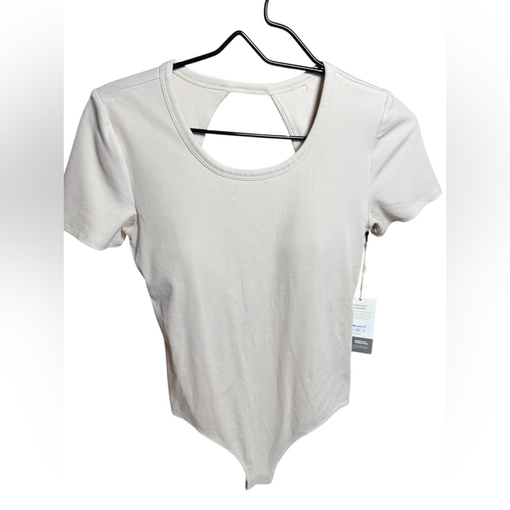 Vuori Short Sleeve Pose Bodysuit - Picture 4 of 7